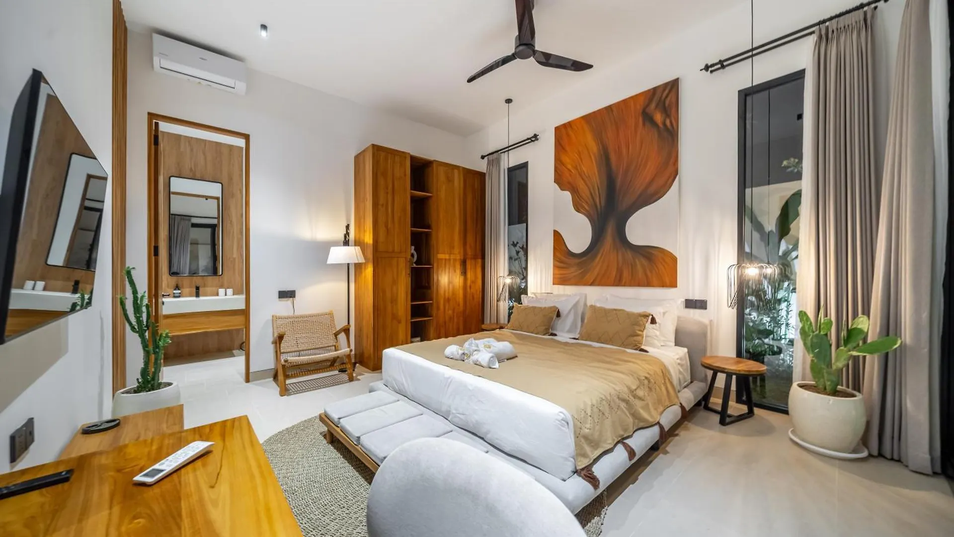 Julia - Luxurious Brand-New Villa With Panoramic Jungle Views And Expansive Pool Ubud